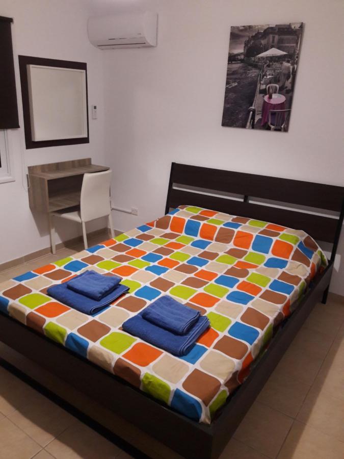 Holiday Home Larnaca Extérieur photo